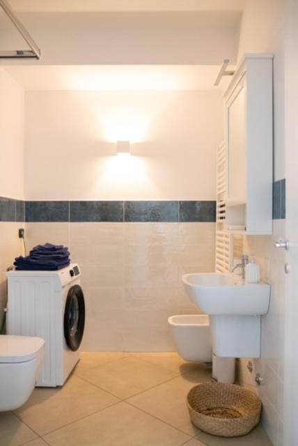 Grande Monolocale Con Parcheggio Interrato Incluso Apartment Genova Exterior foto