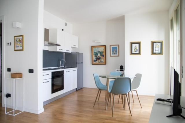 Grande Monolocale Con Parcheggio Interrato Incluso Apartment Genova Exterior foto