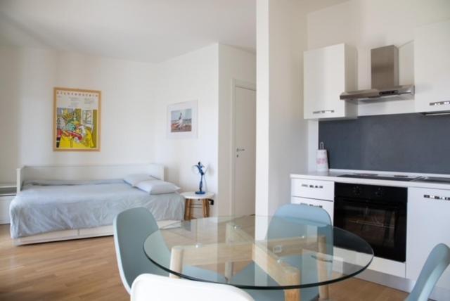 Grande Monolocale Con Parcheggio Interrato Incluso Apartment Genova Exterior foto